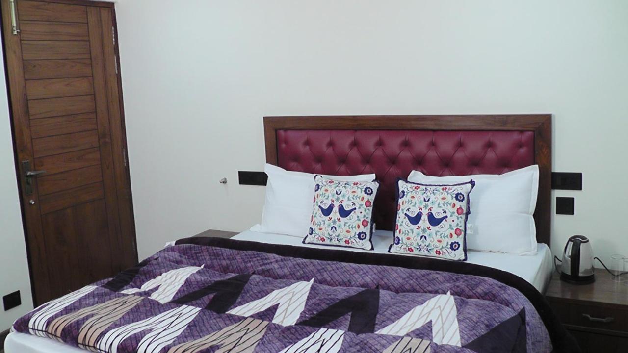 Hotel Jakhu Heights Shimla Exterior foto